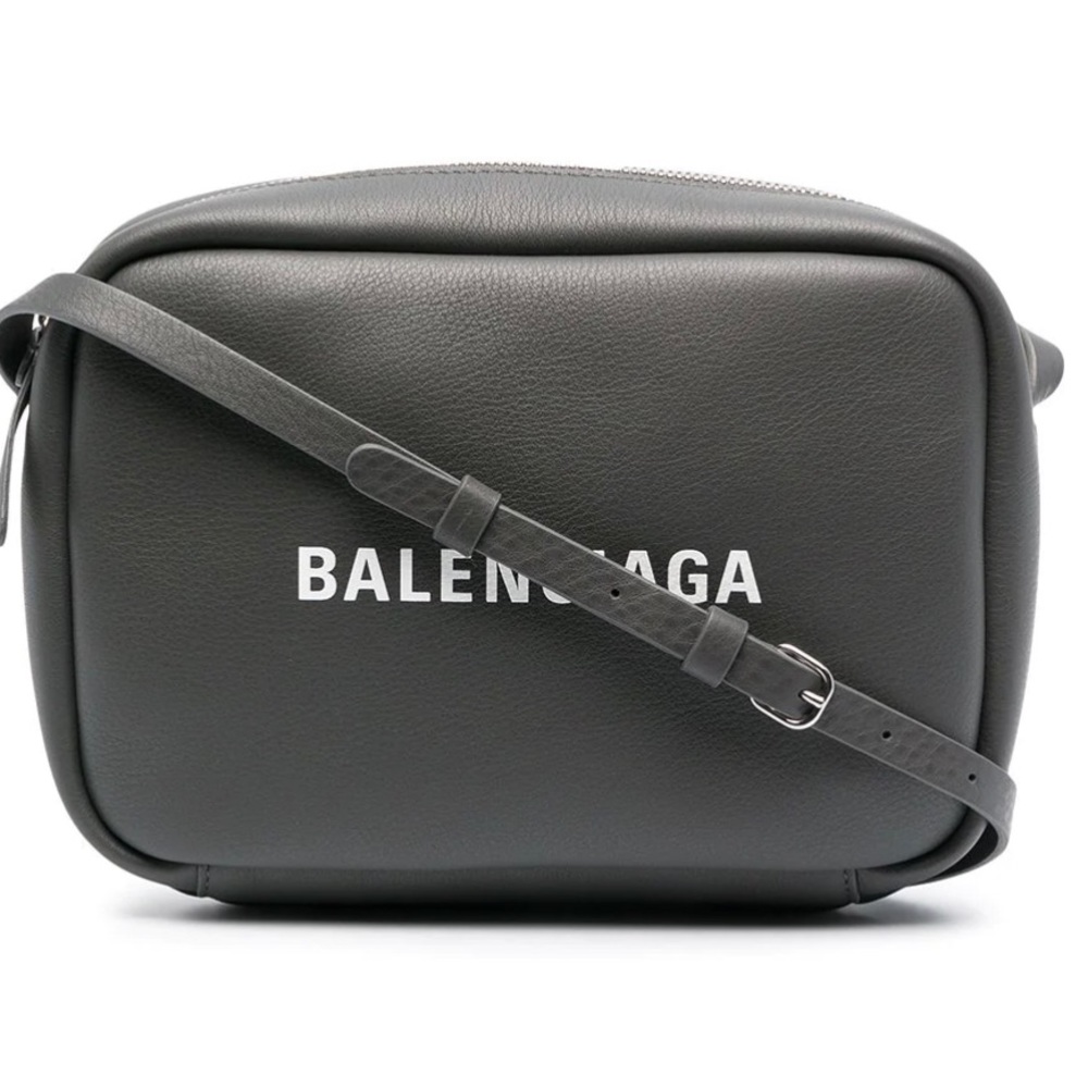Valencia game camera bag